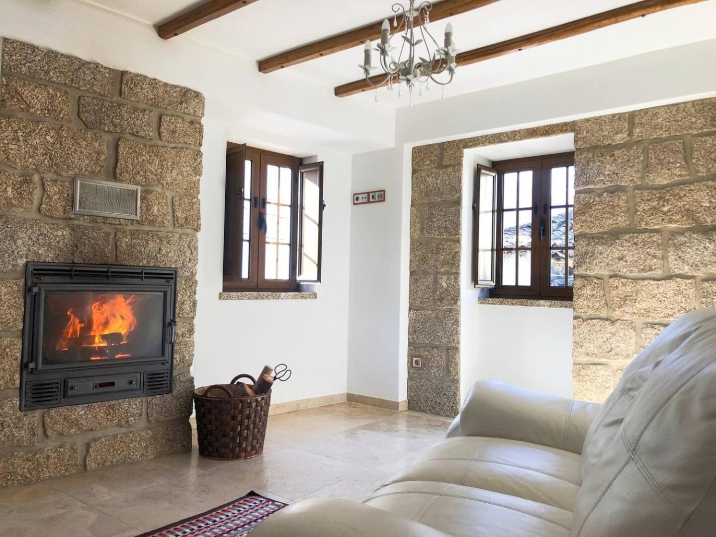 Laje House Fireplace Entire House Wifi ฟุงเดา ภายนอก รูปภาพ